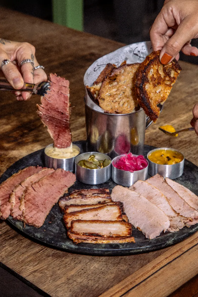 Tabua de Defumados — Curadoria